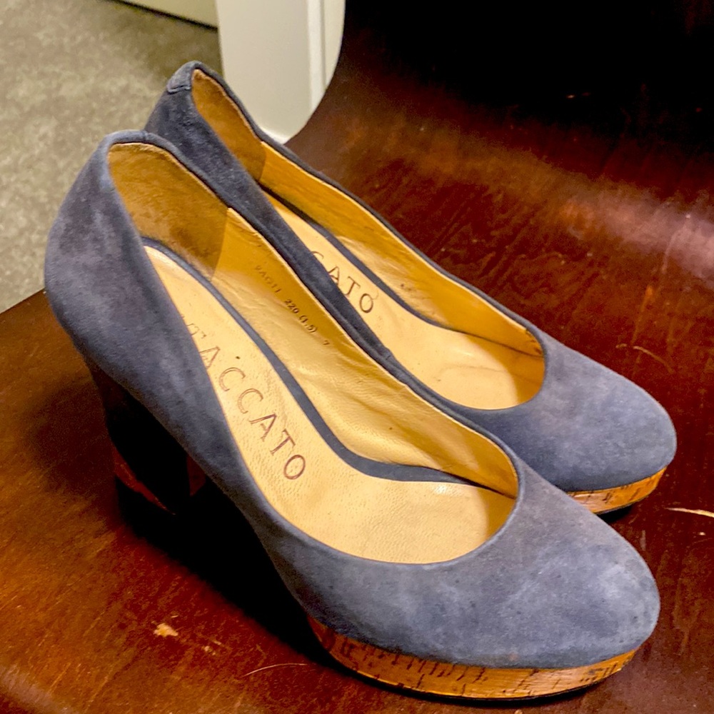 Heels - Picture 3 of 3